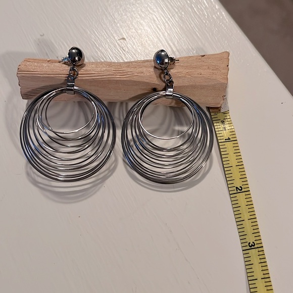 Unique Post Back Earrings 3-D - Picture 5 of 5